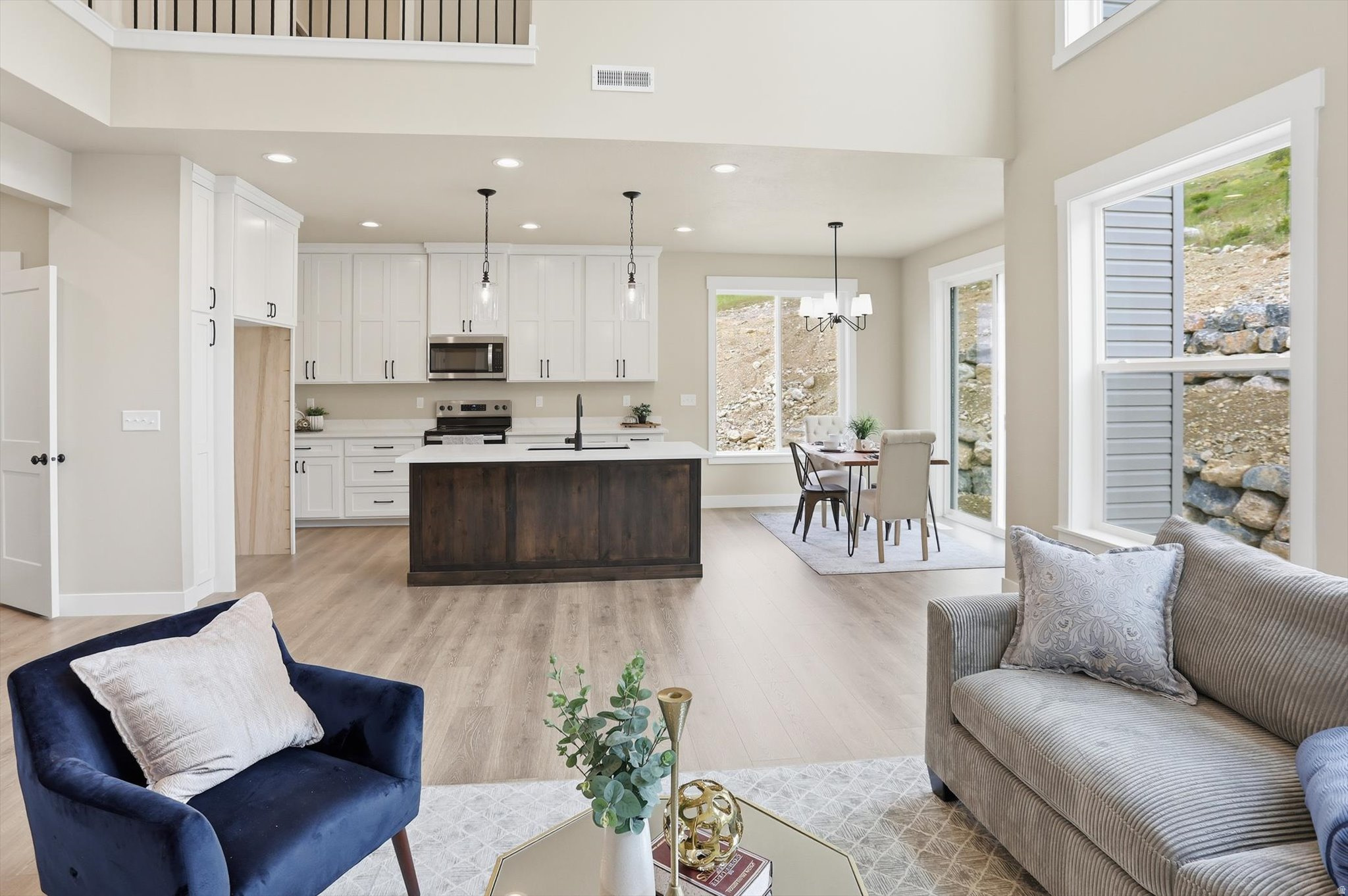 MOUNTAIN GATE ESTATES - Residential