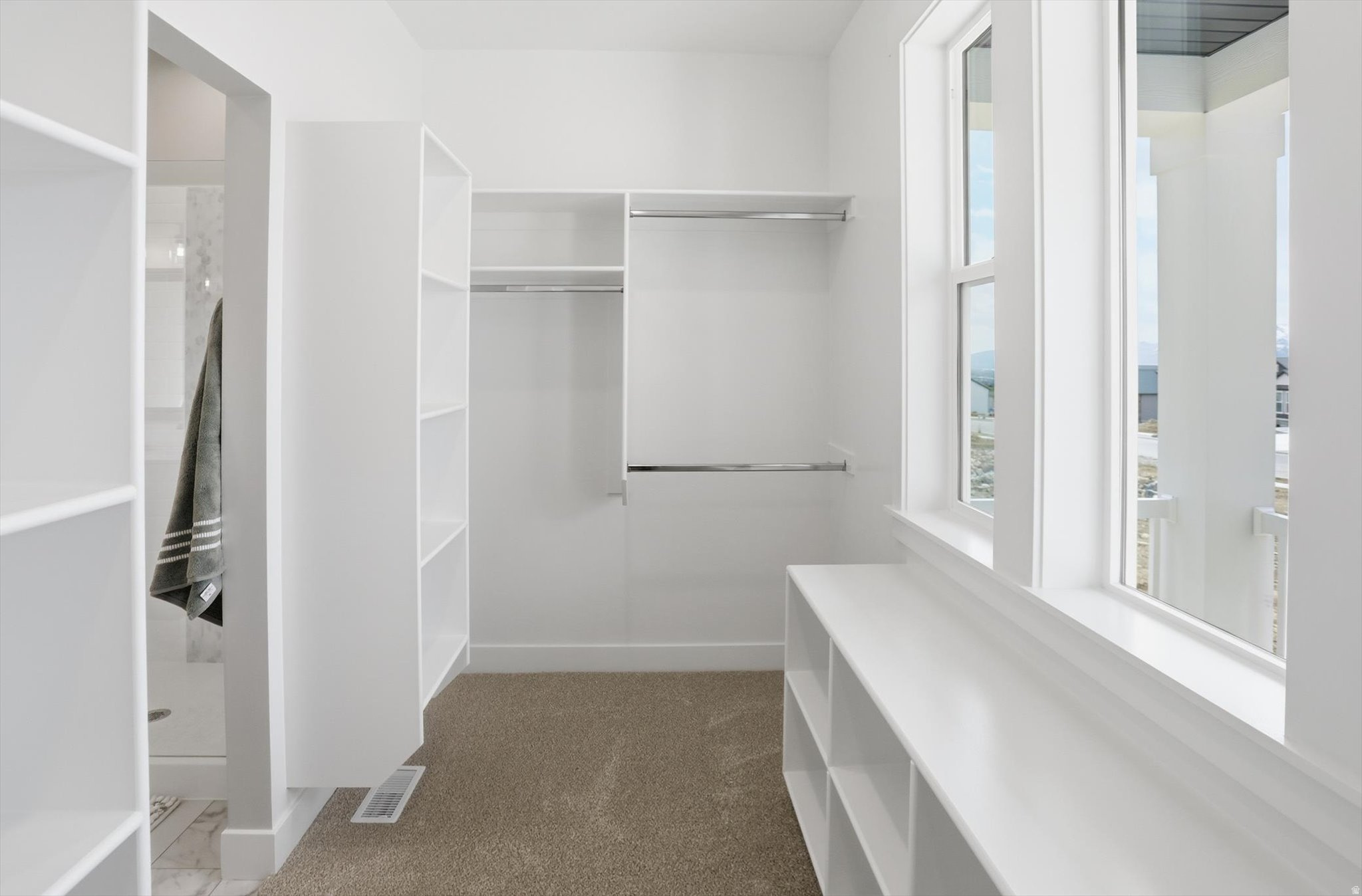 MOUNTAIN GATE ESTATES - Residential