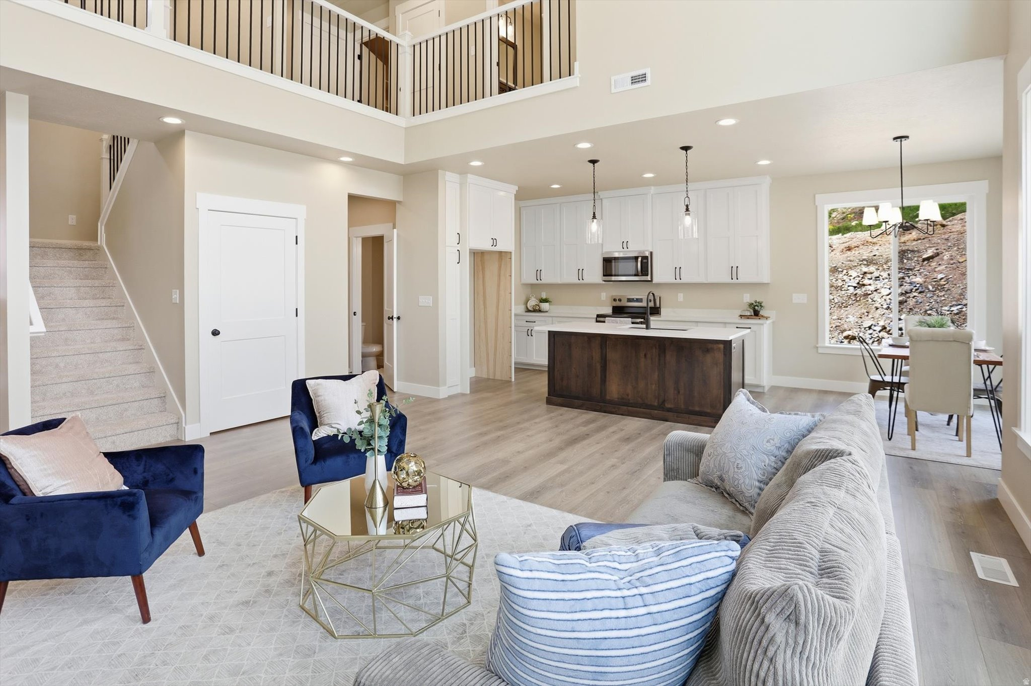 MOUNTAIN GATE ESTATES - Residential