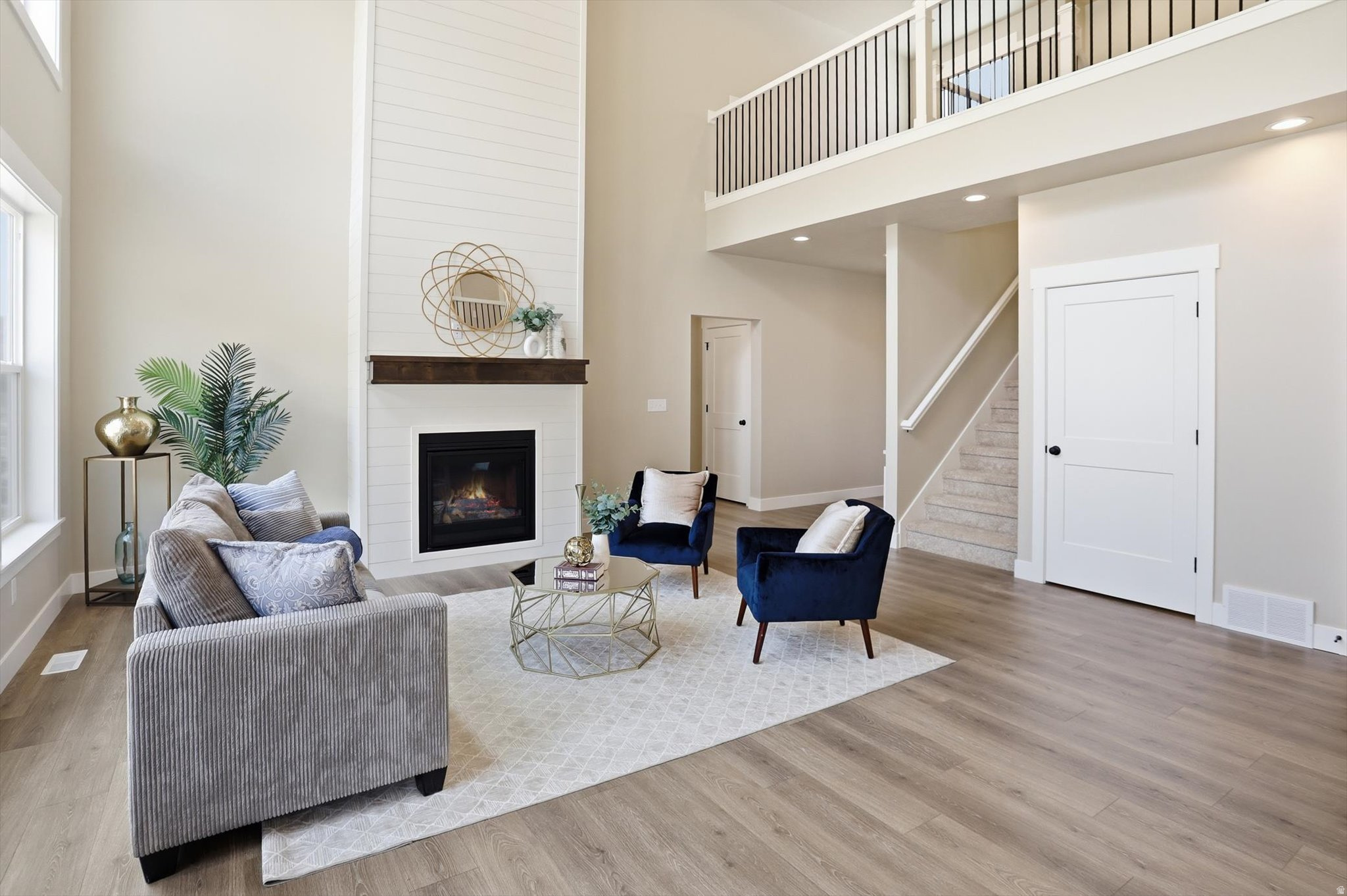 MOUNTAIN GATE ESTATES - Residential