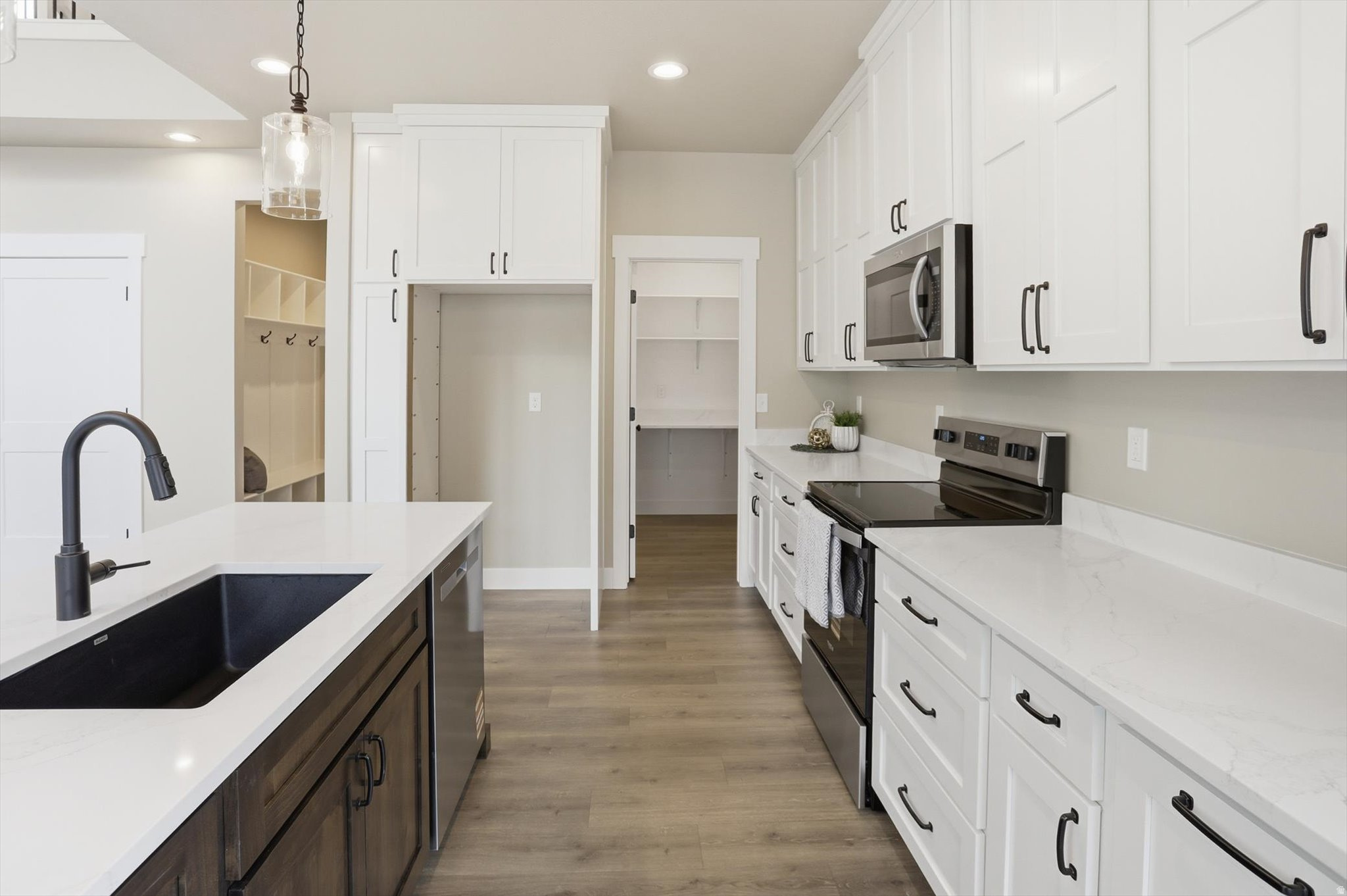 MOUNTAIN GATE ESTATES - Residential