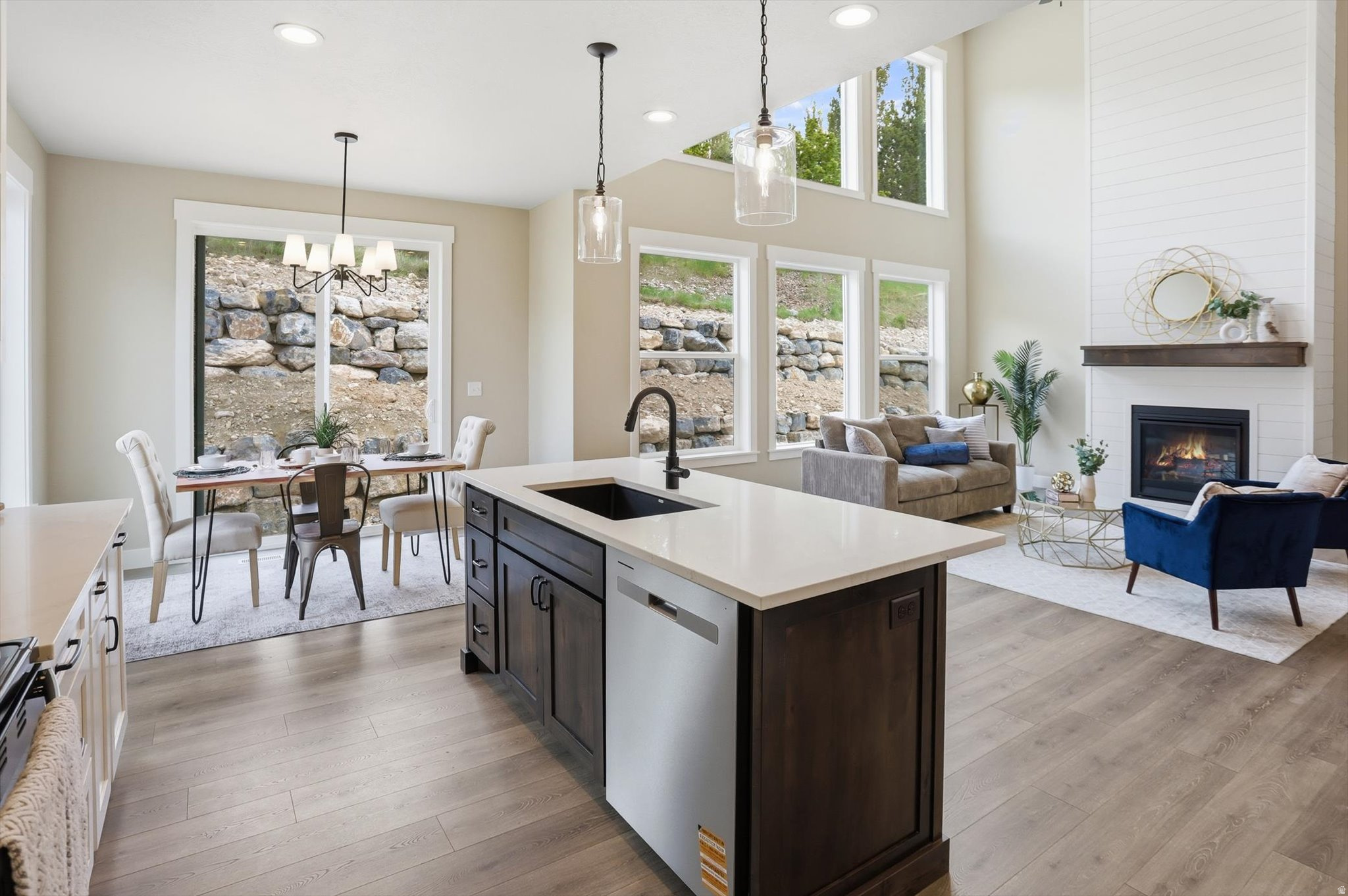 MOUNTAIN GATE ESTATES - Residential