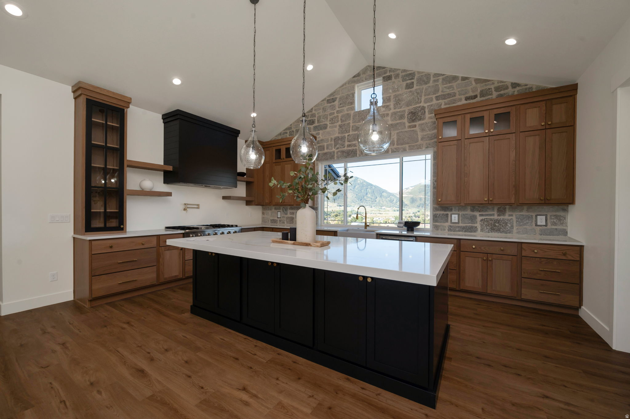 EAGLE RIDGE - Residential