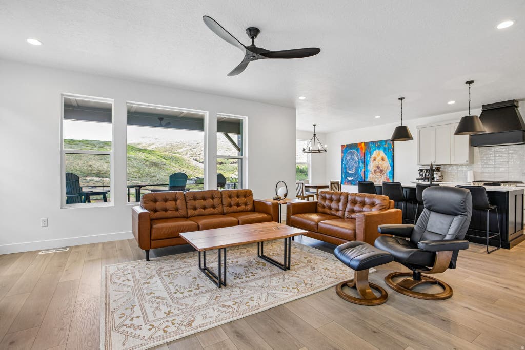 Photo of 458 W ASCENT DR, Hideout, UT 84036 (MLS # 2162825)