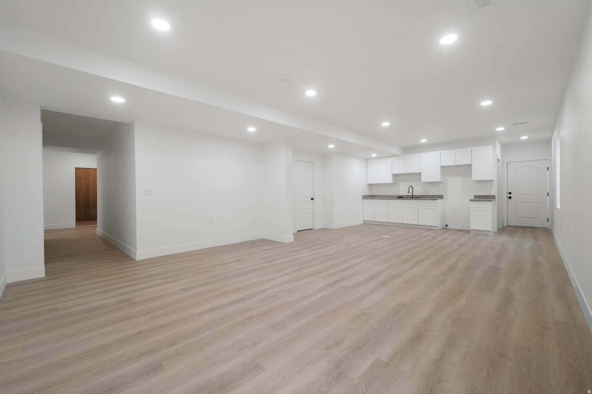 HIDDEN OAKS - Residential
