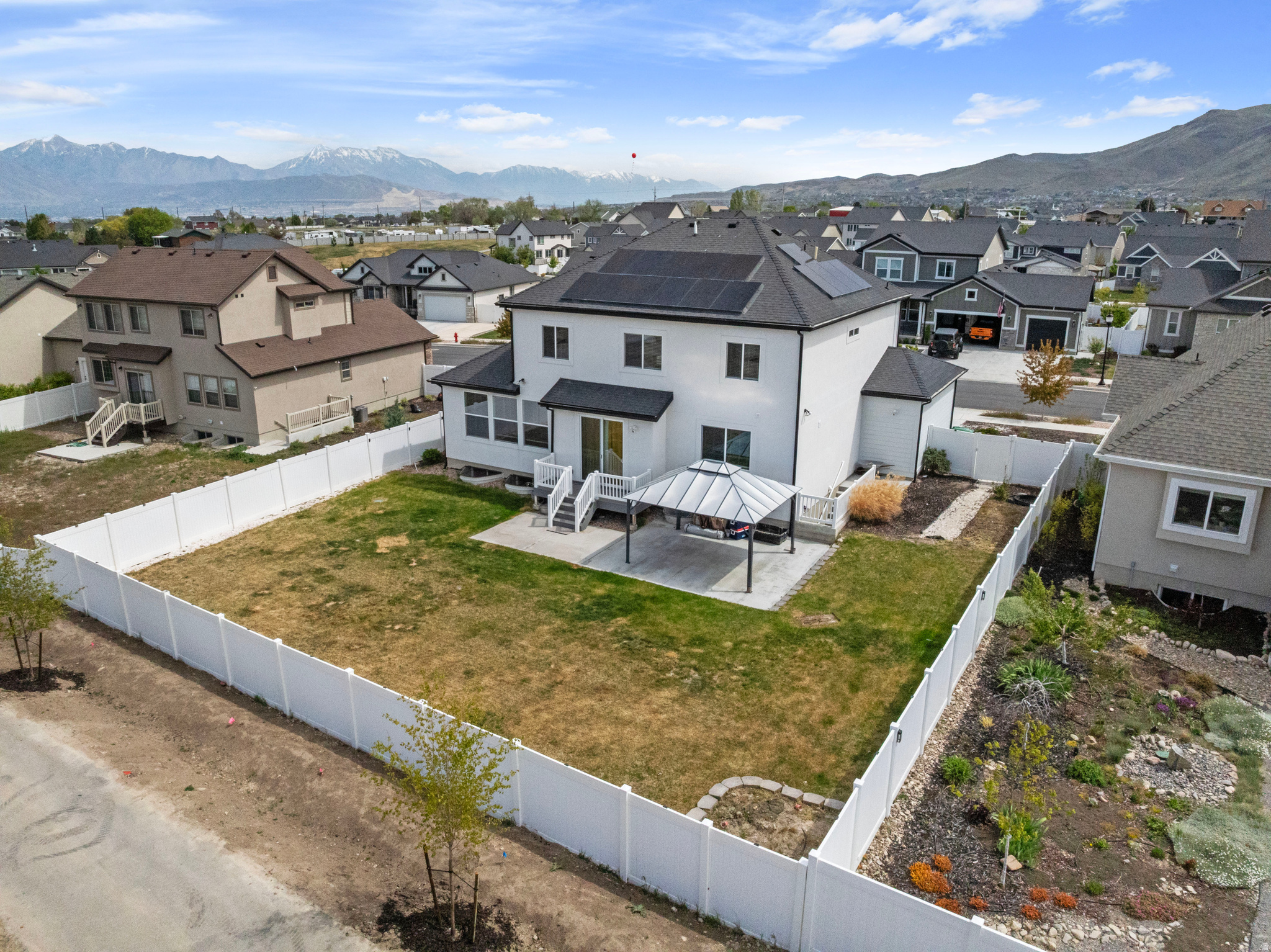 HIDDEN OAKS - Residential