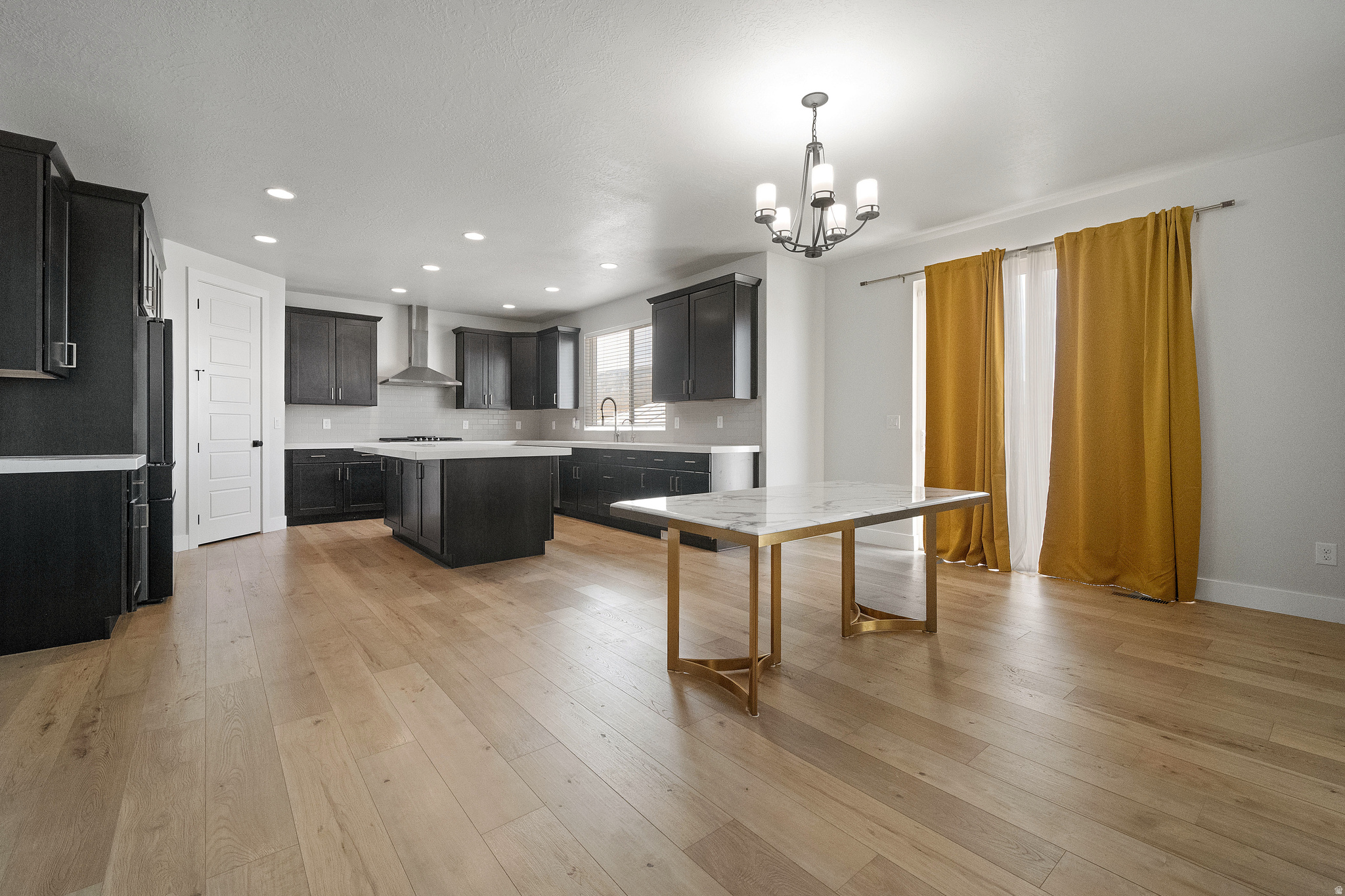 HIDDEN OAKS - Residential
