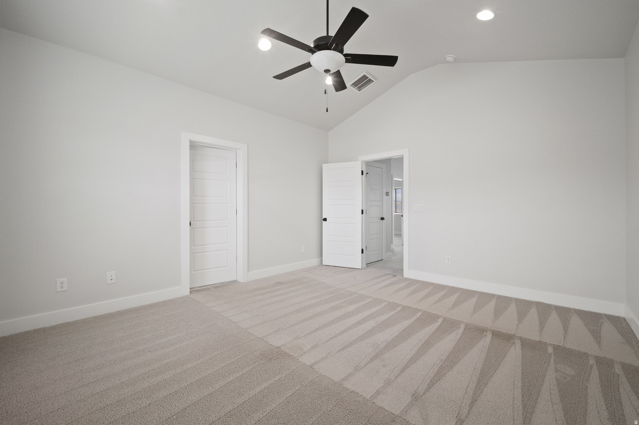 HIDDEN OAKS - Residential