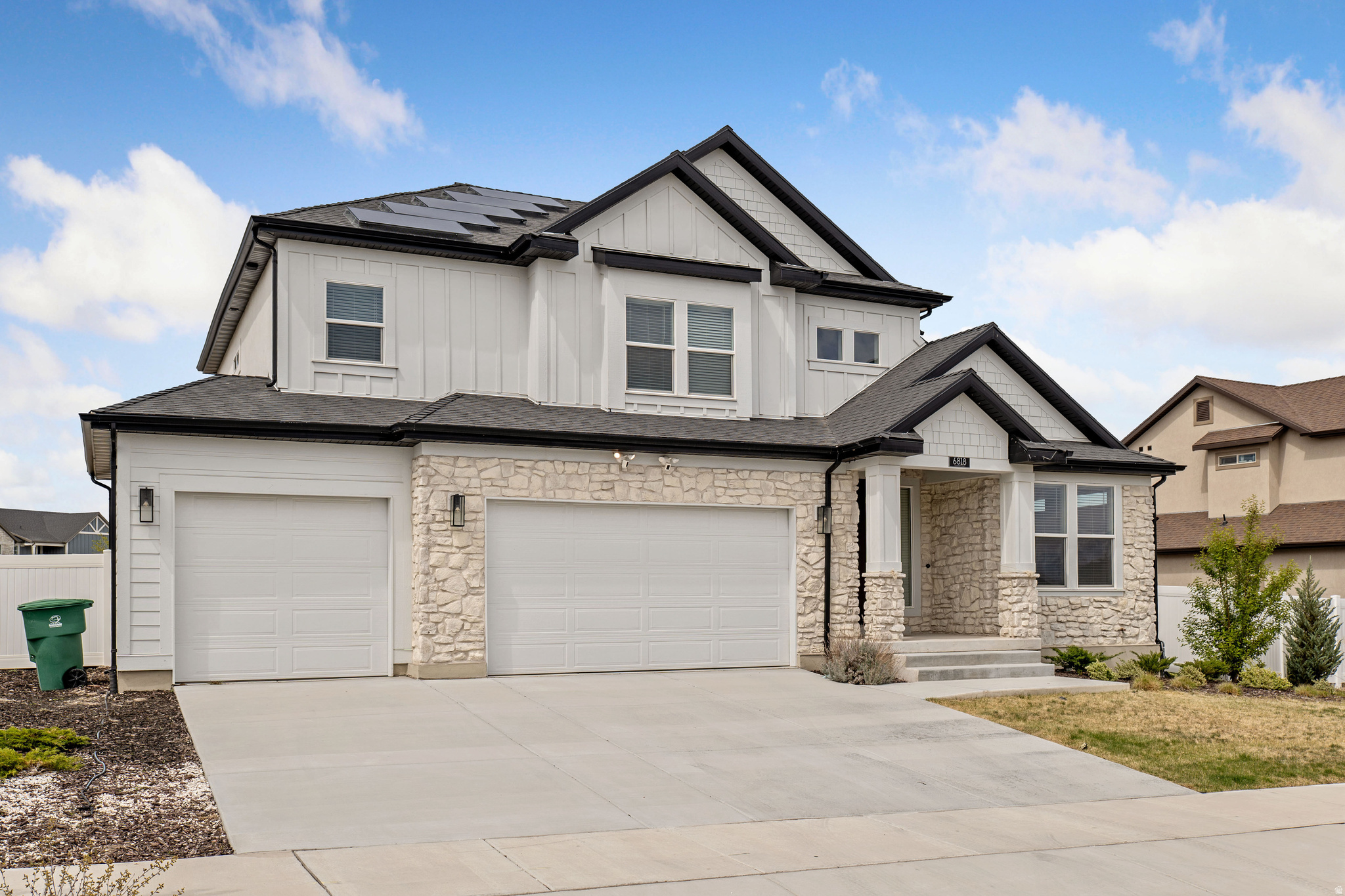 HIDDEN OAKS - Residential