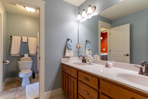 Tiny photo for 926 N 1875 W, Farmington, UT 84025 (MLS # 2127393)