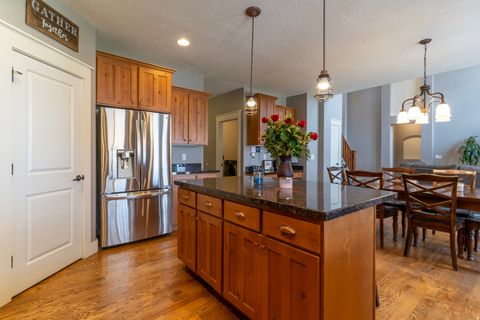 Tiny photo for 926 N 1875 W, Farmington, UT 84025 (MLS # 2127393)