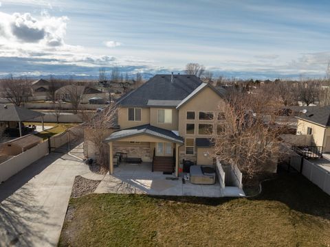 Tiny photo for 926 N 1875 W, Farmington, UT 84025 (MLS # 2127393)