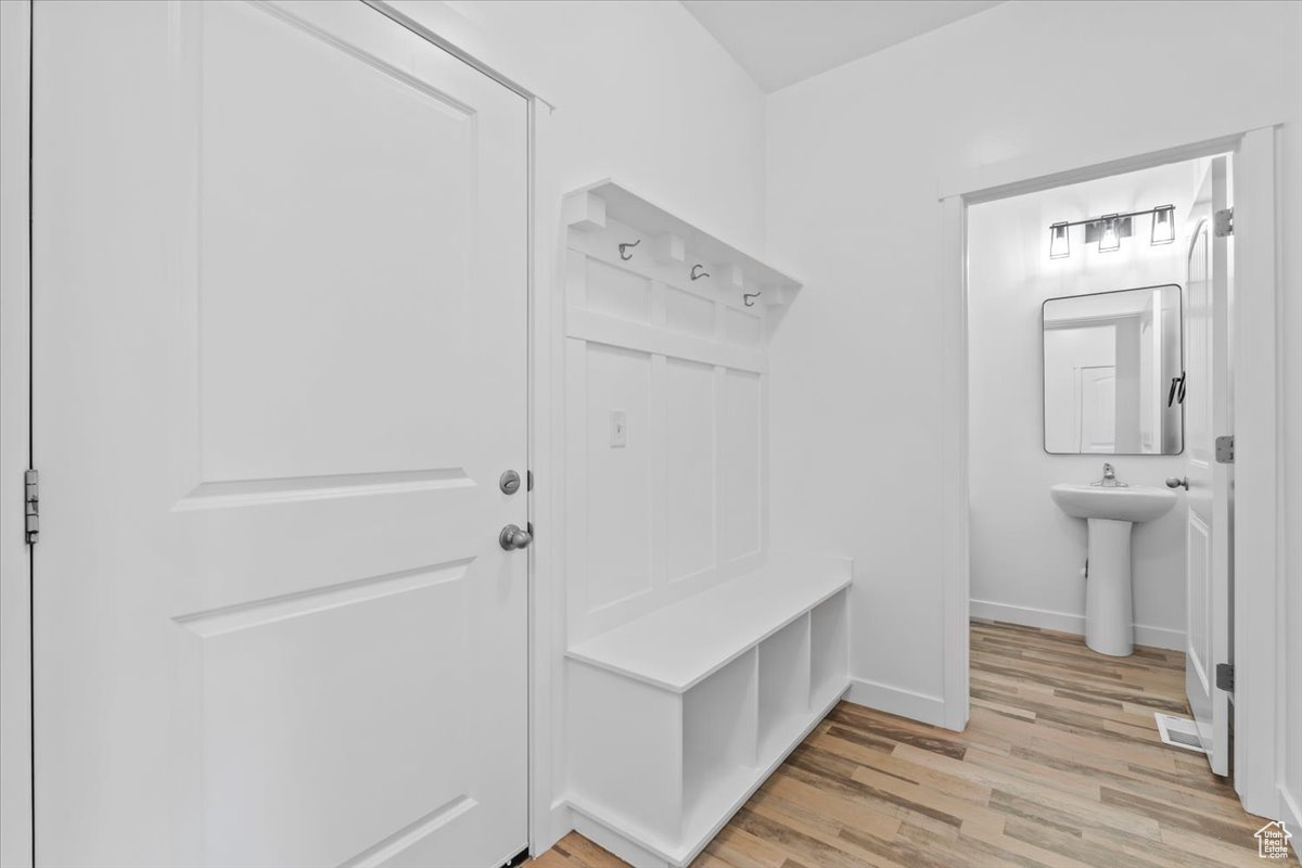 HARRINGTON HOLLOW - Residential