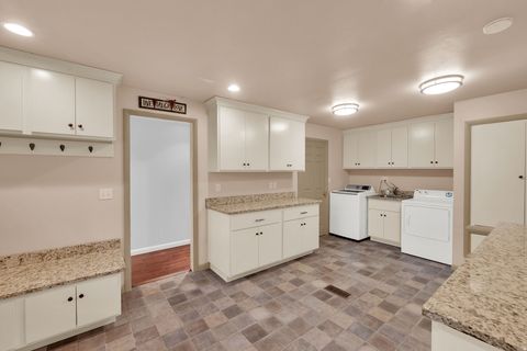 Tiny photo for 310 N 800 E, Mapleton, UT 84664 (MLS # 2131089)