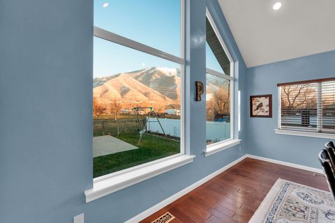 Tiny photo for 310 N 800 E, Mapleton, UT 84664 (MLS # 2131089)