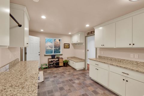 Tiny photo for 310 N 800 E, Mapleton, UT 84664 (MLS # 2131089)