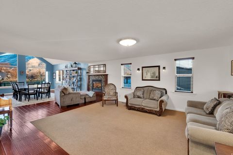 Tiny photo for 310 N 800 E, Mapleton, UT 84664 (MLS # 2131089)