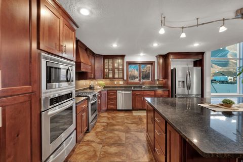 Tiny photo for 310 N 800 E, Mapleton, UT 84664 (MLS # 2131089)