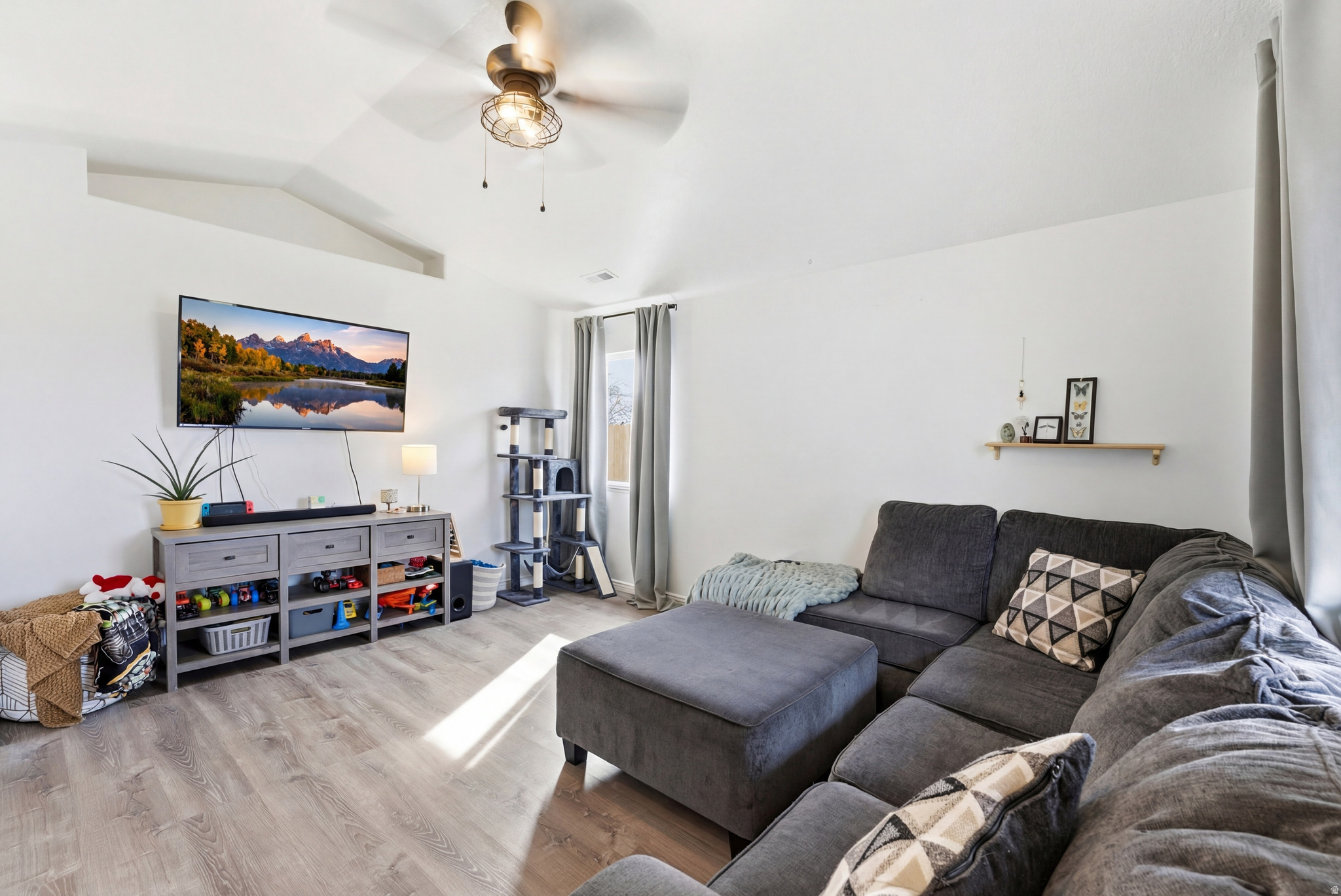 REDFORD ESTATES - Residential