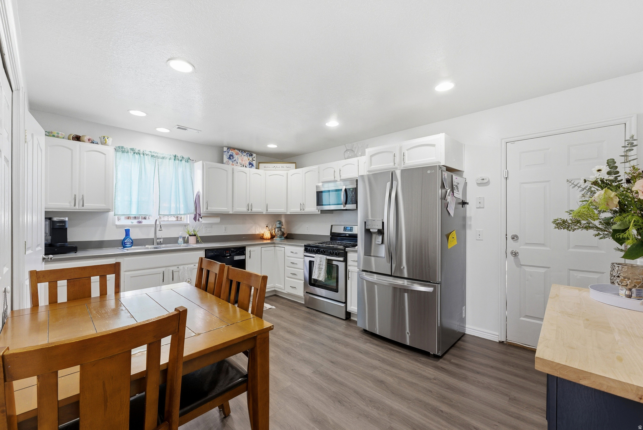 REDFORD ESTATES - Residential