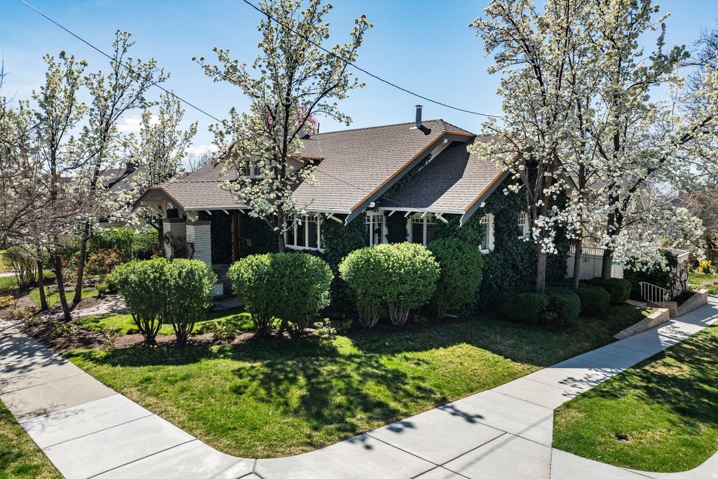 Photo of 139 N VIRGINIA St, Salt Lake City, UT 84103 (MLS # 2142126)