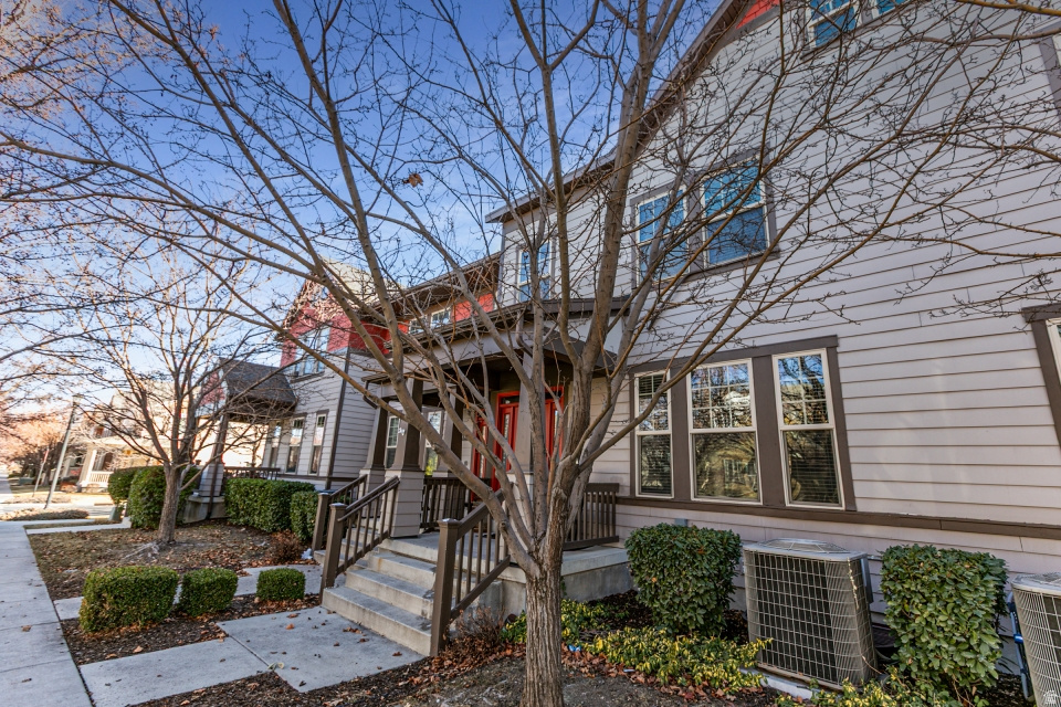 DAYBREAK - Residential