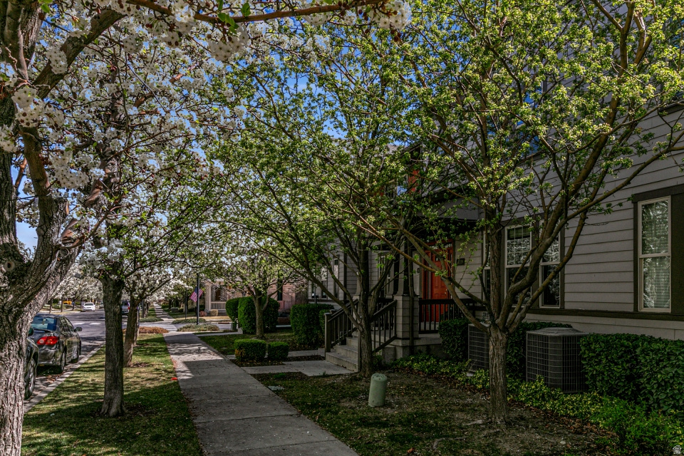 DAYBREAK - Residential