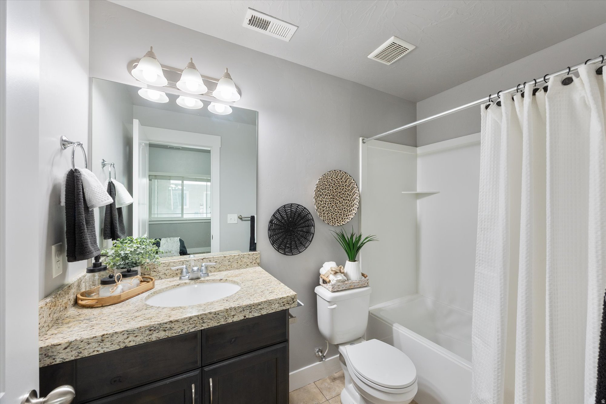 HILLCREST CONDOS - Residential