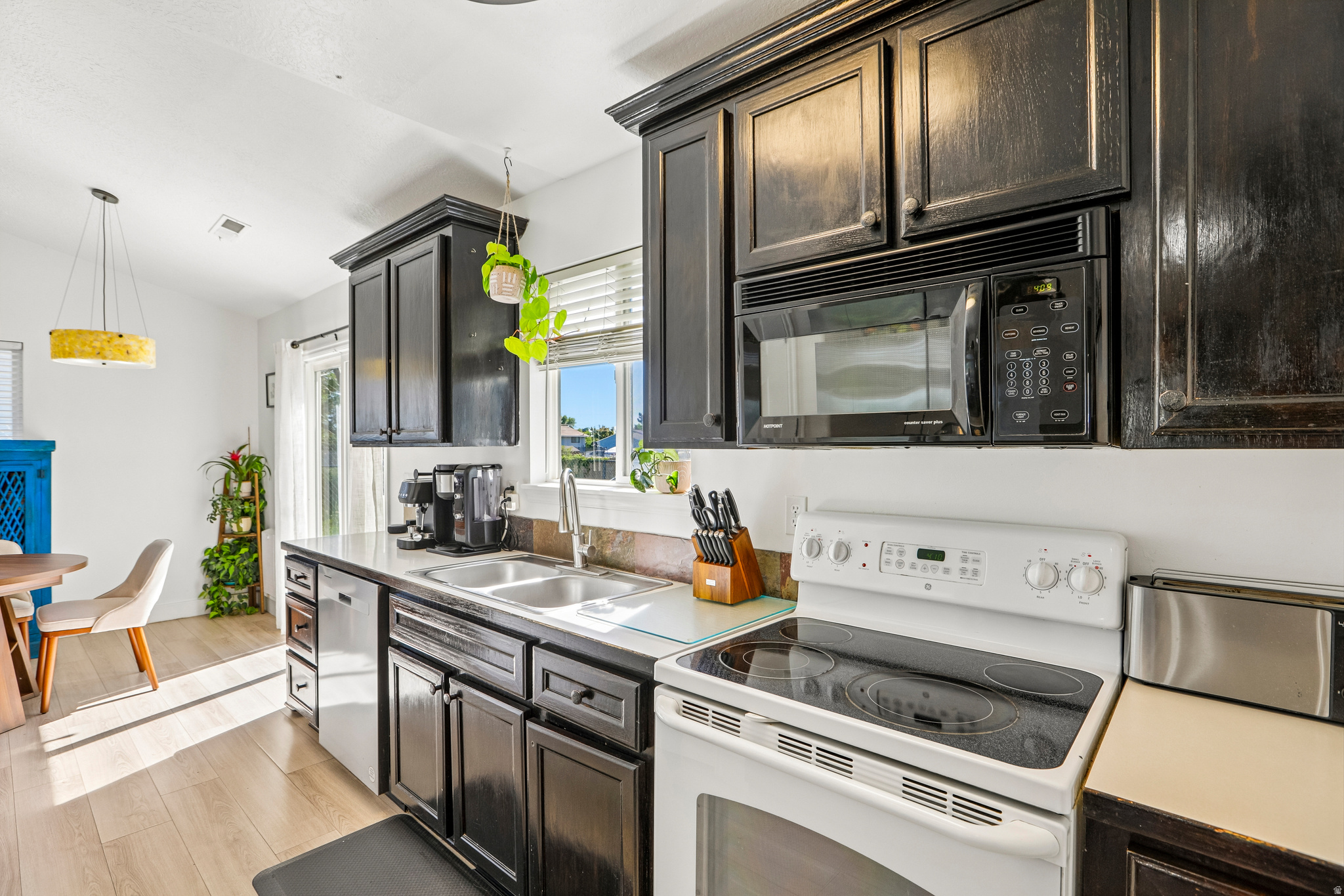 WHISPER WILLOW - Residential