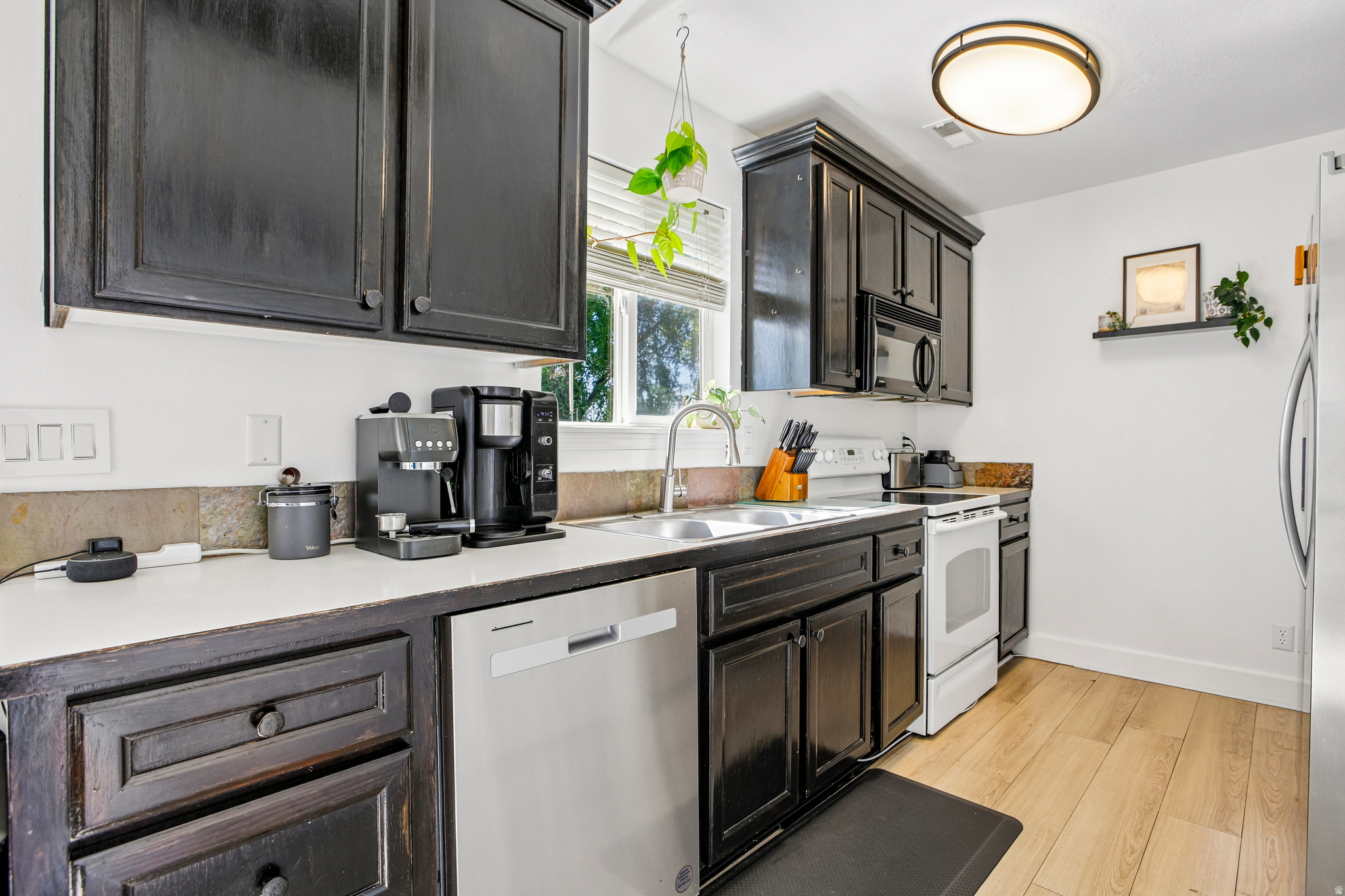 WHISPER WILLOW - Residential