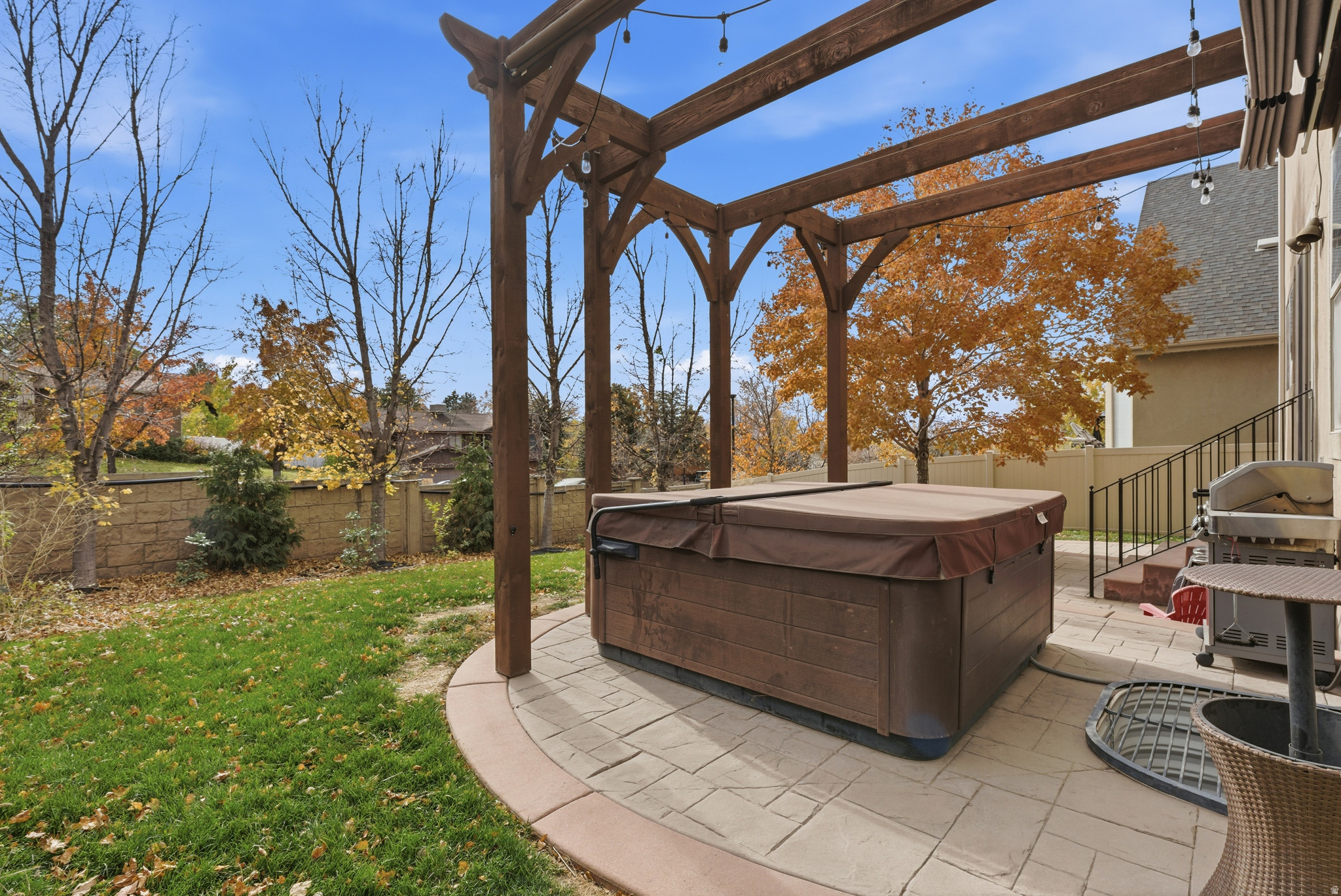 THE POINTE AT LITTLE COTTONWOOD - Residential