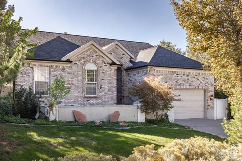 Photo of 14034 S HAWBERRY RD, Draper, UT 84020 (MLS # 2193206)