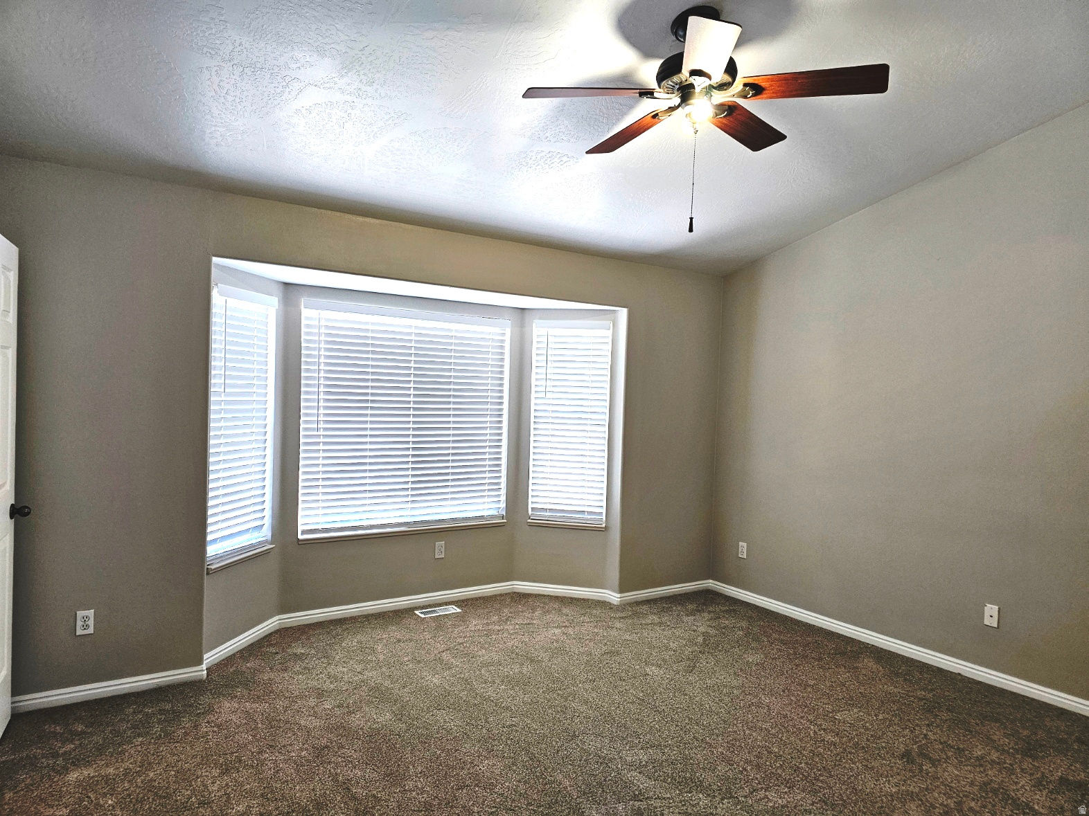 DIAMOND SUMMIT - Residential