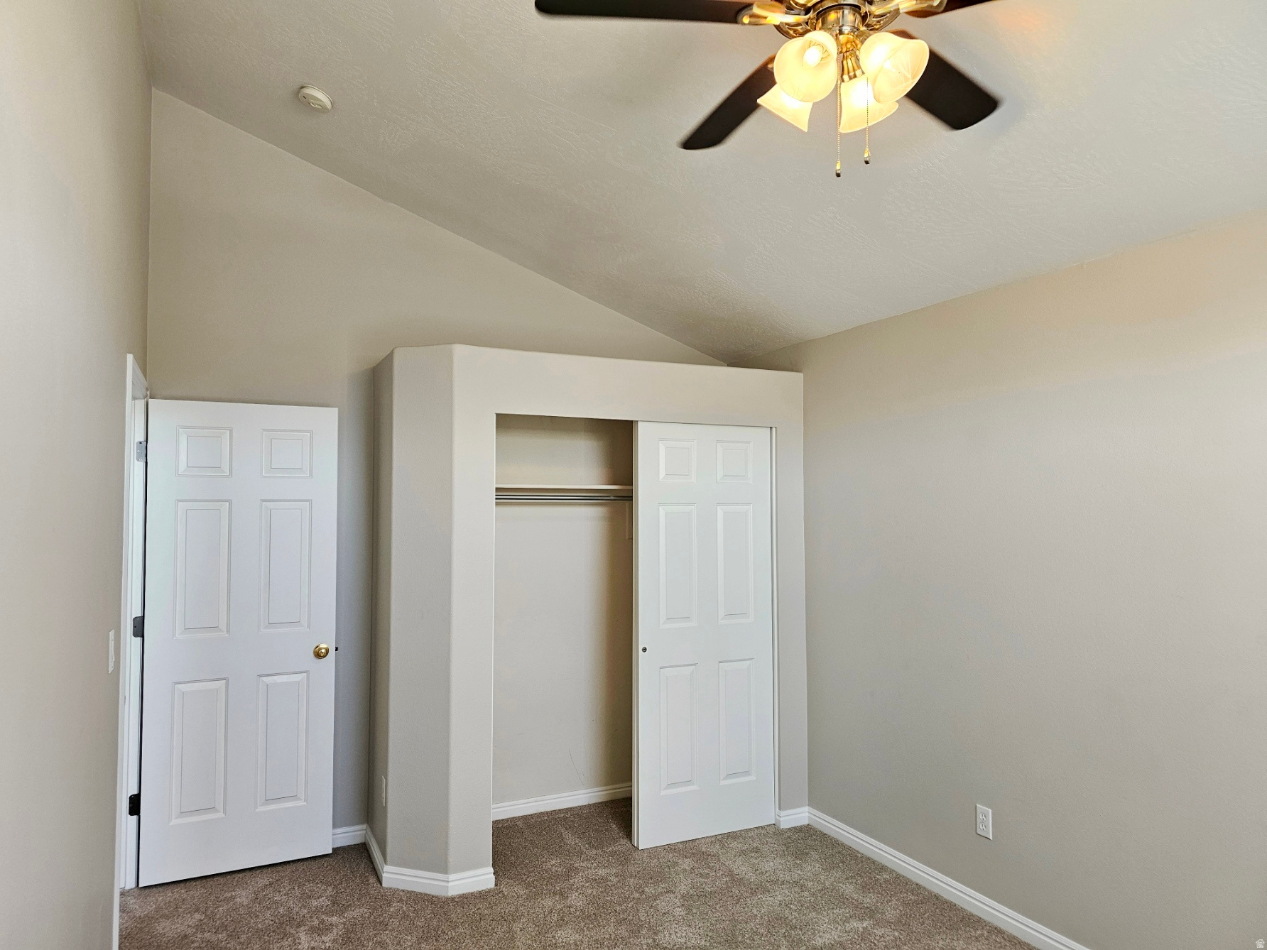 DIAMOND SUMMIT - Residential