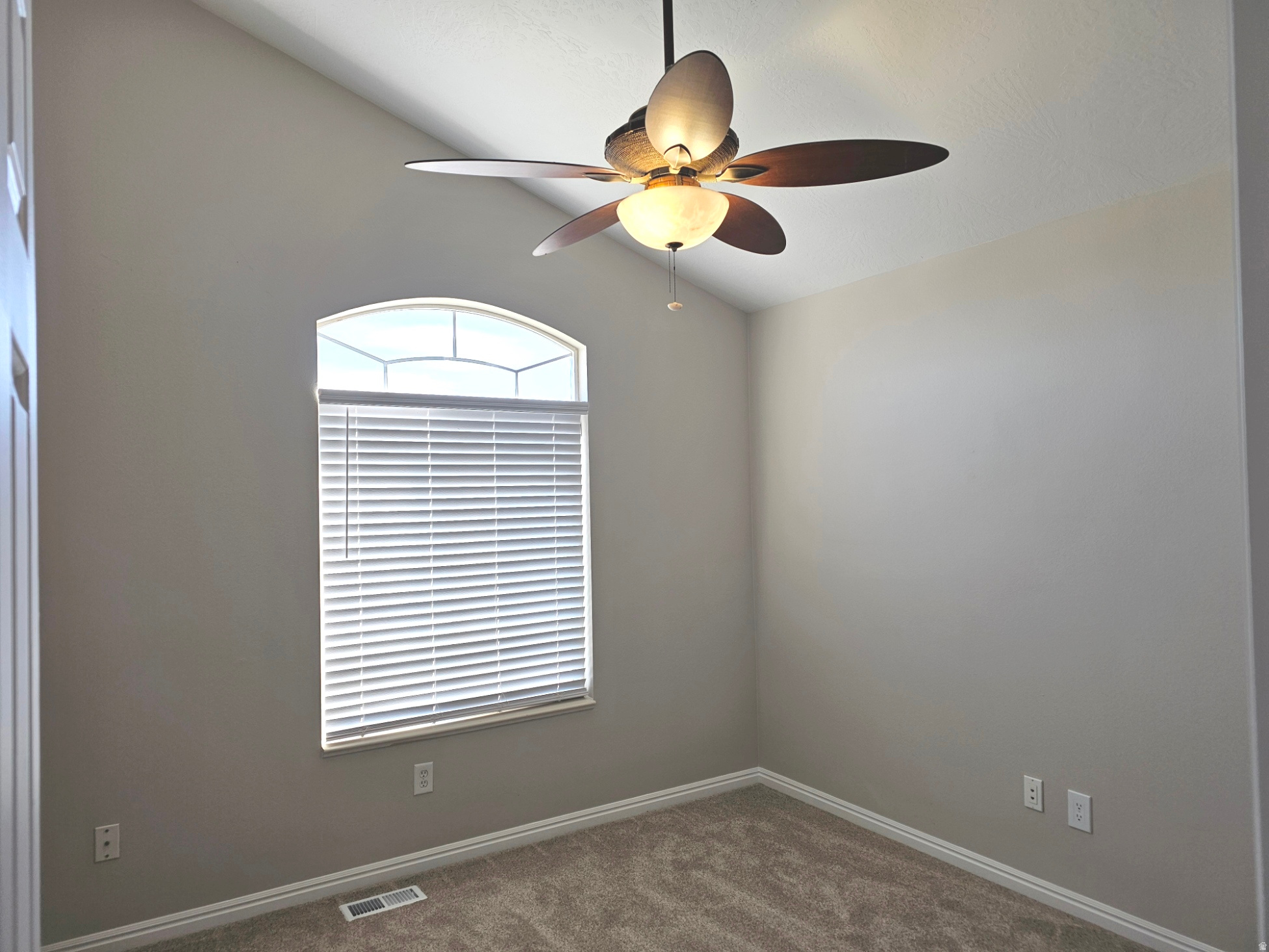 DIAMOND SUMMIT - Residential