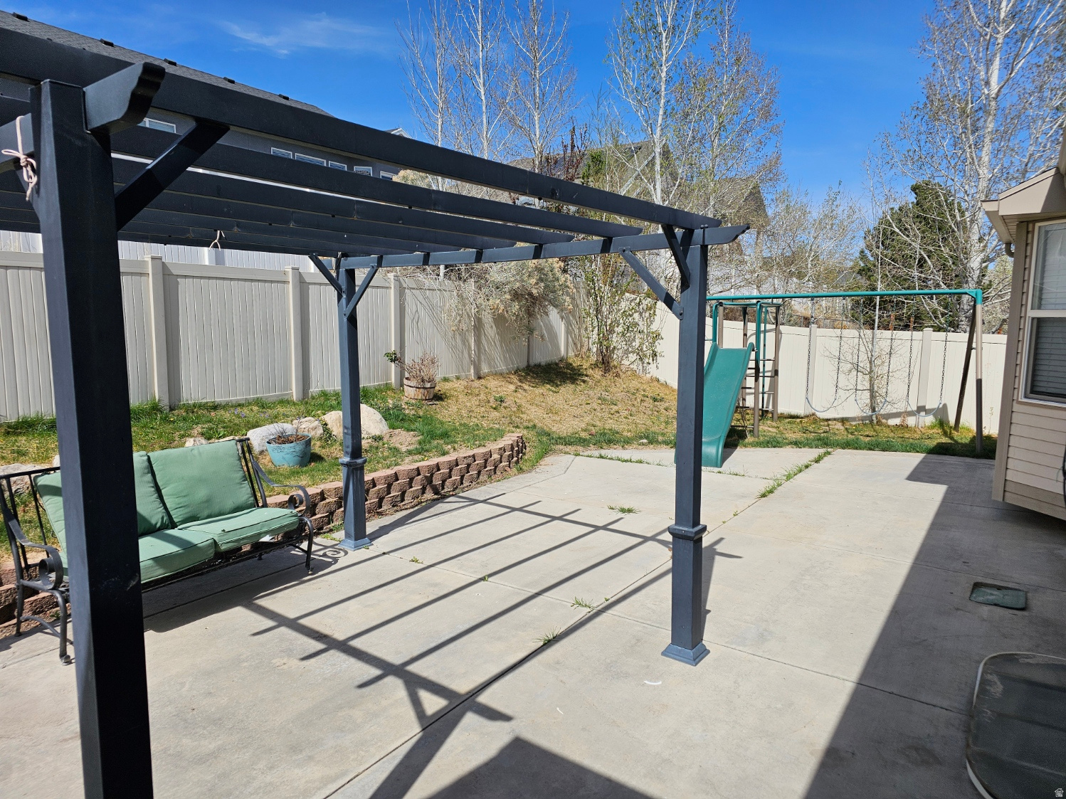 DIAMOND SUMMIT - Residential