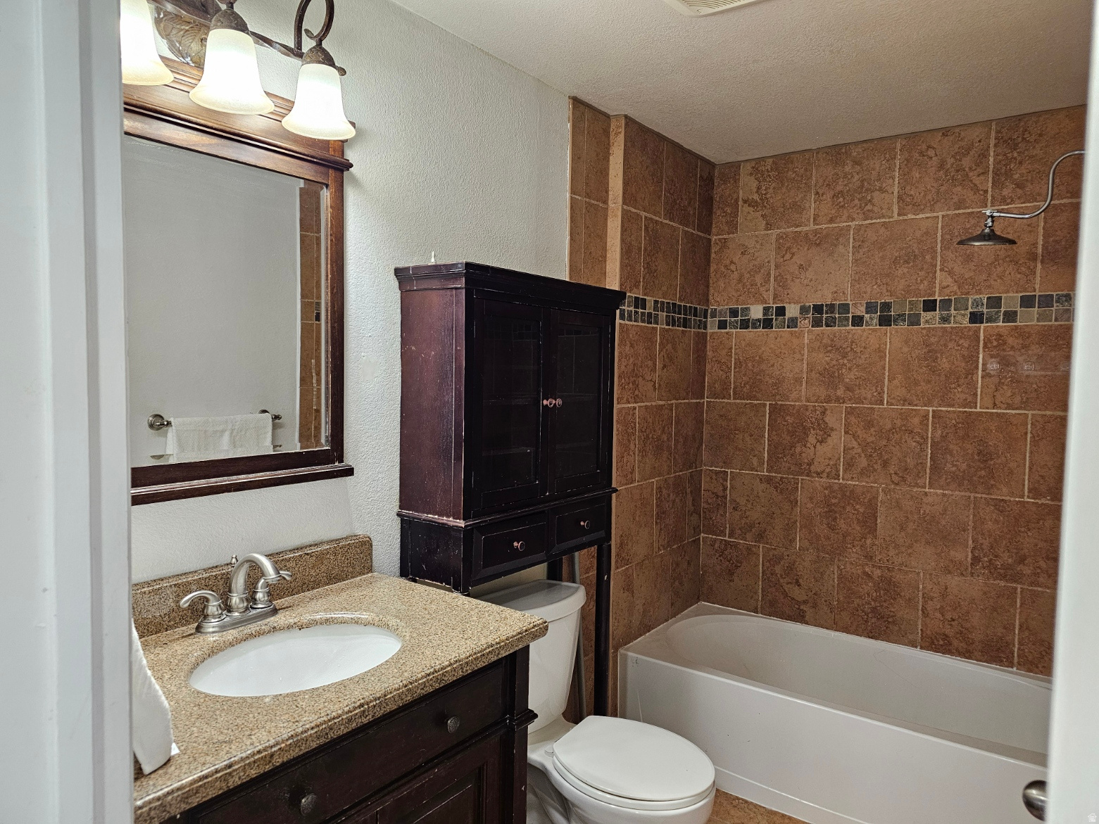 DIAMOND SUMMIT - Residential