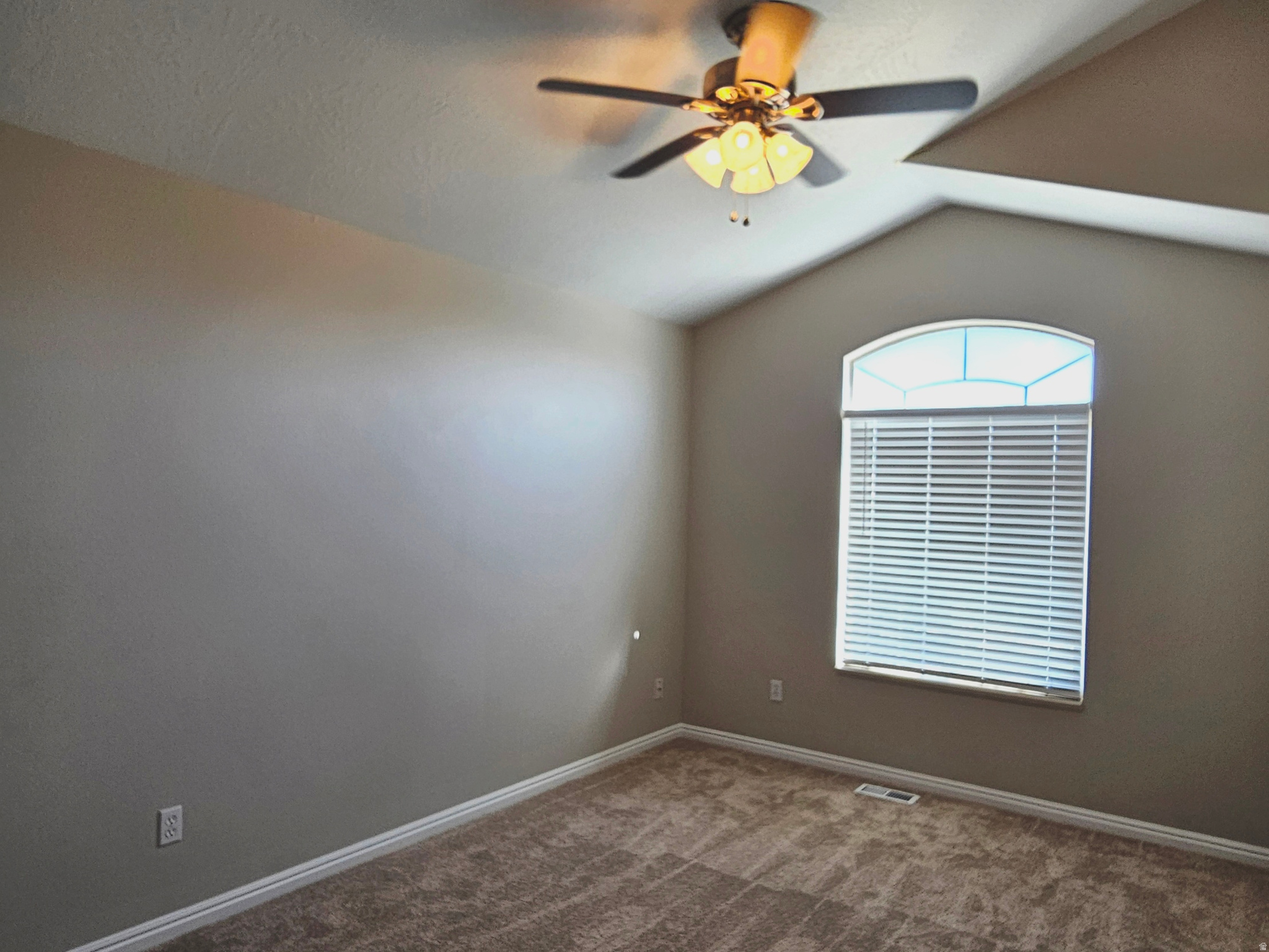 DIAMOND SUMMIT - Residential