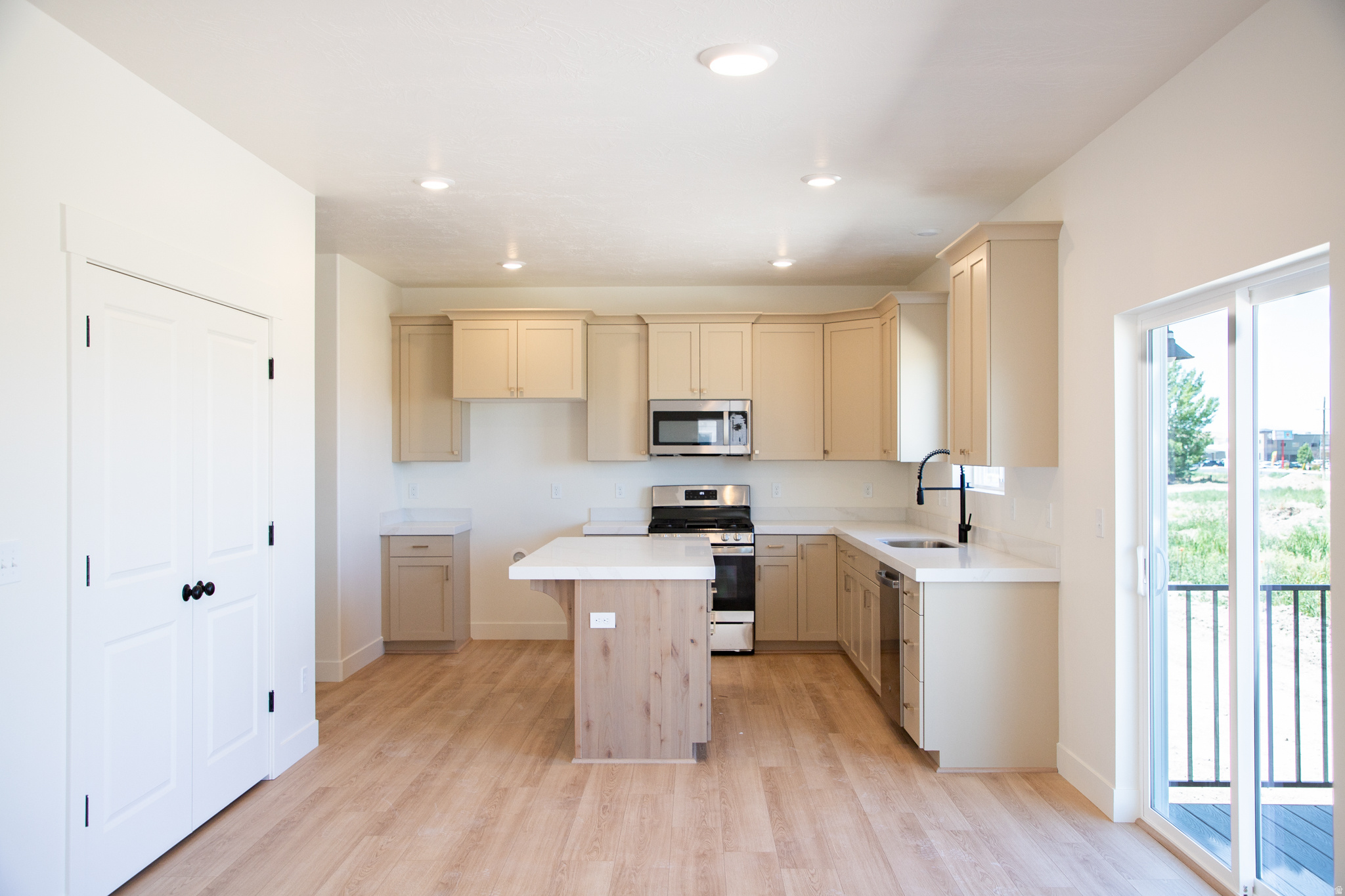 SALEM FIELDS - Residential