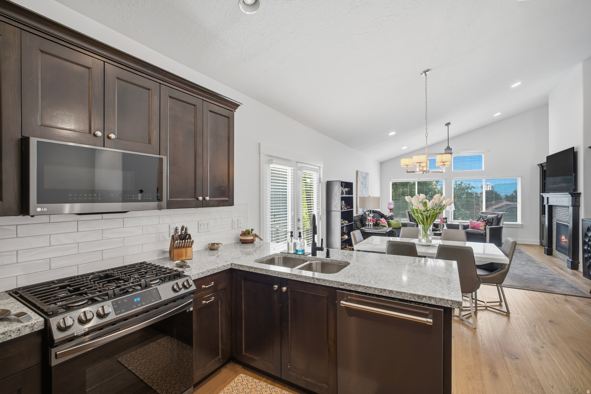 BRIDLEWOOD COURT - Residential