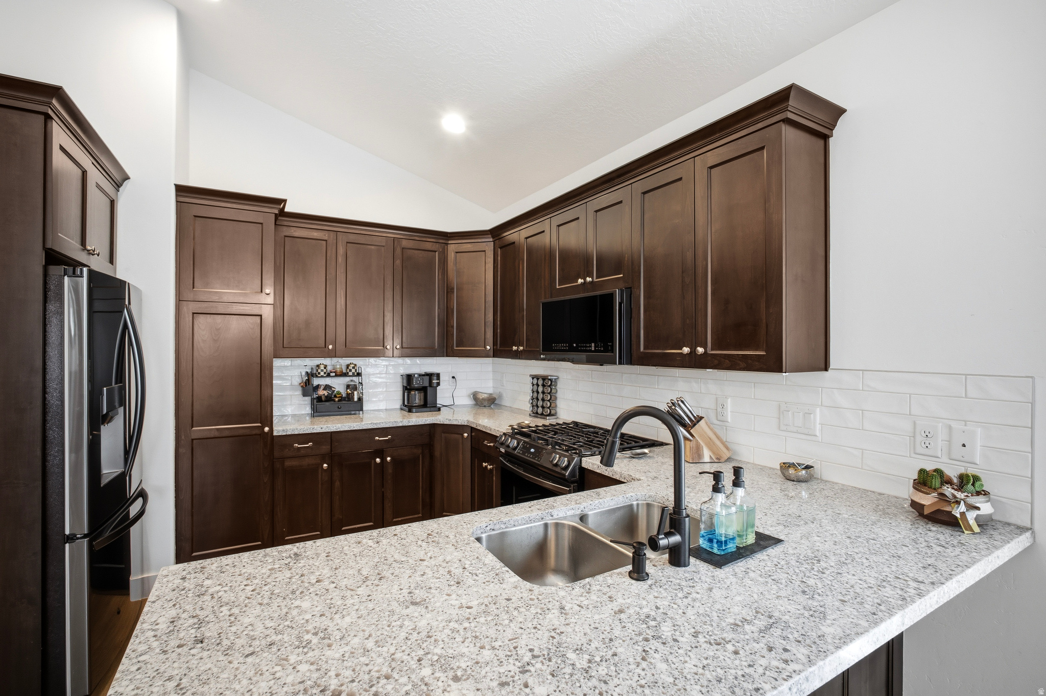 BRIDLEWOOD COURT - Residential