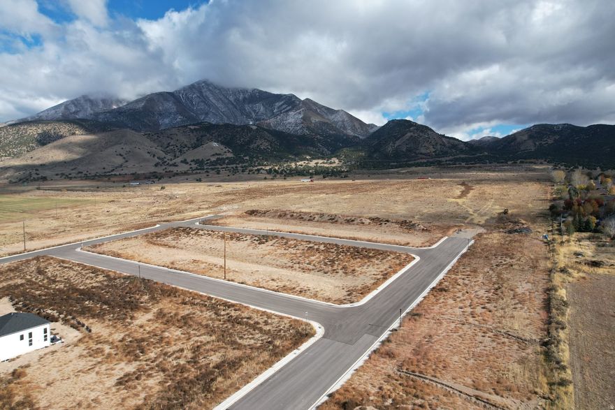 Gorgeous lot in the beautiful and brand new North Ridge Estates development on the North end of Nephi.  Views all around, wide open streets, and the ability to bring your own builder.  The development is located directly to the East of Central Valley Medical Center.