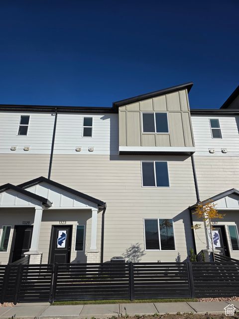 Photo of 1323 N 1390 E #26-101, Payson, UT 84651 (MLS # 2119559) Photo of 1323 N 1390 E #26-101, Payson, UT 84651 (MLS # 2119559)