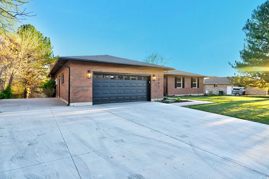 Photo of 1242 E SNOWCREEK DR, Layton, UT 84040 (MLS # 2145921)