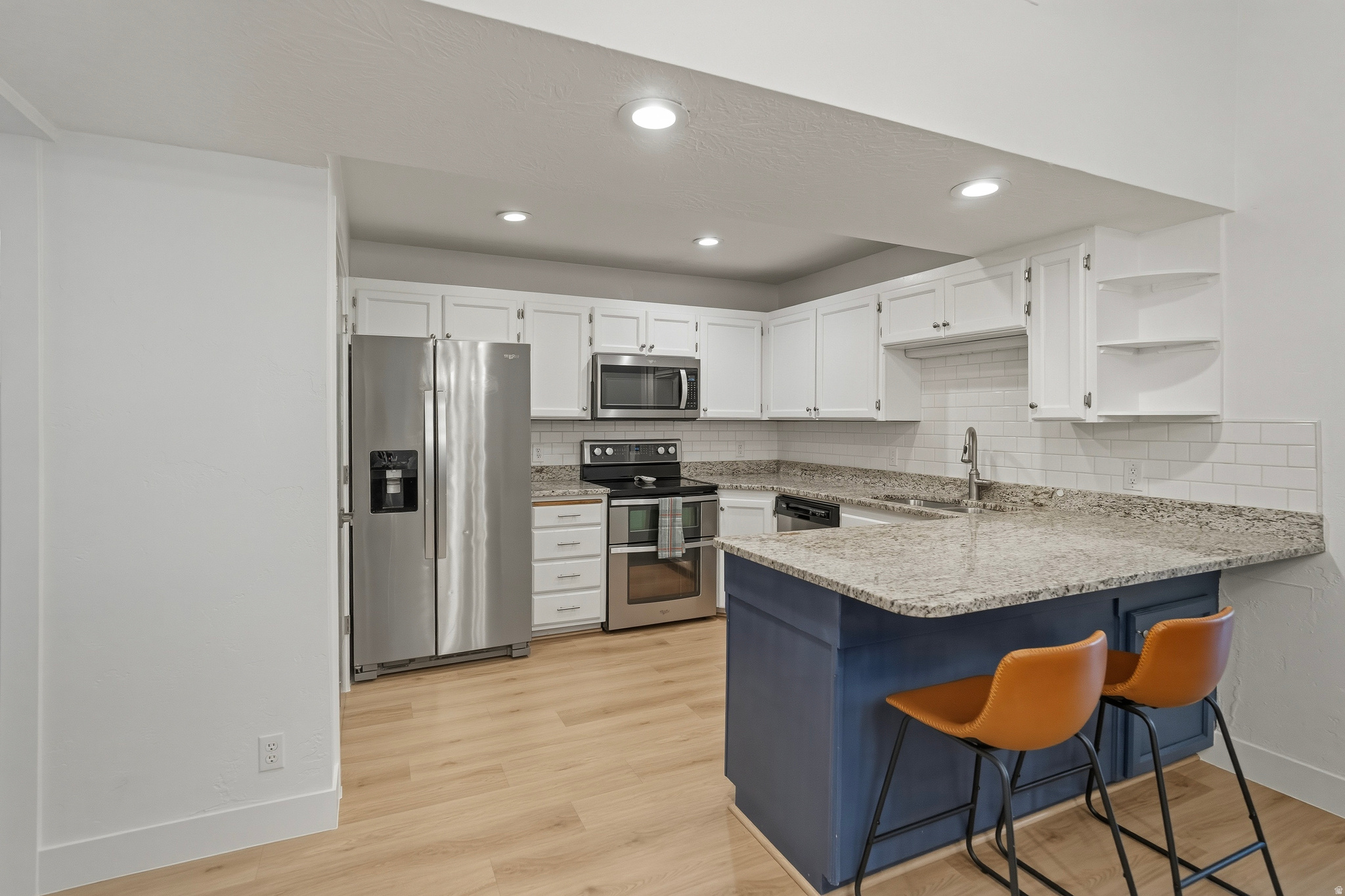 SUNRISE VILLAGE TH A - Residential