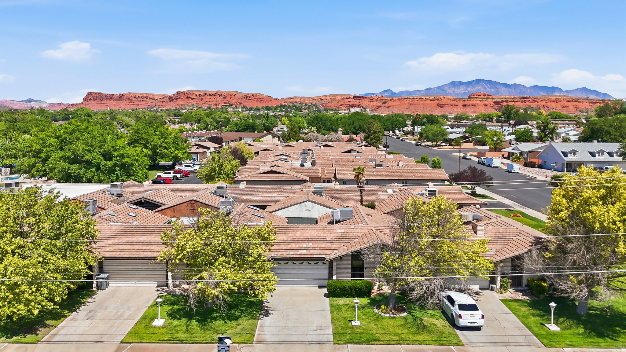 SUNRISE VILLAGE TH A - Residential