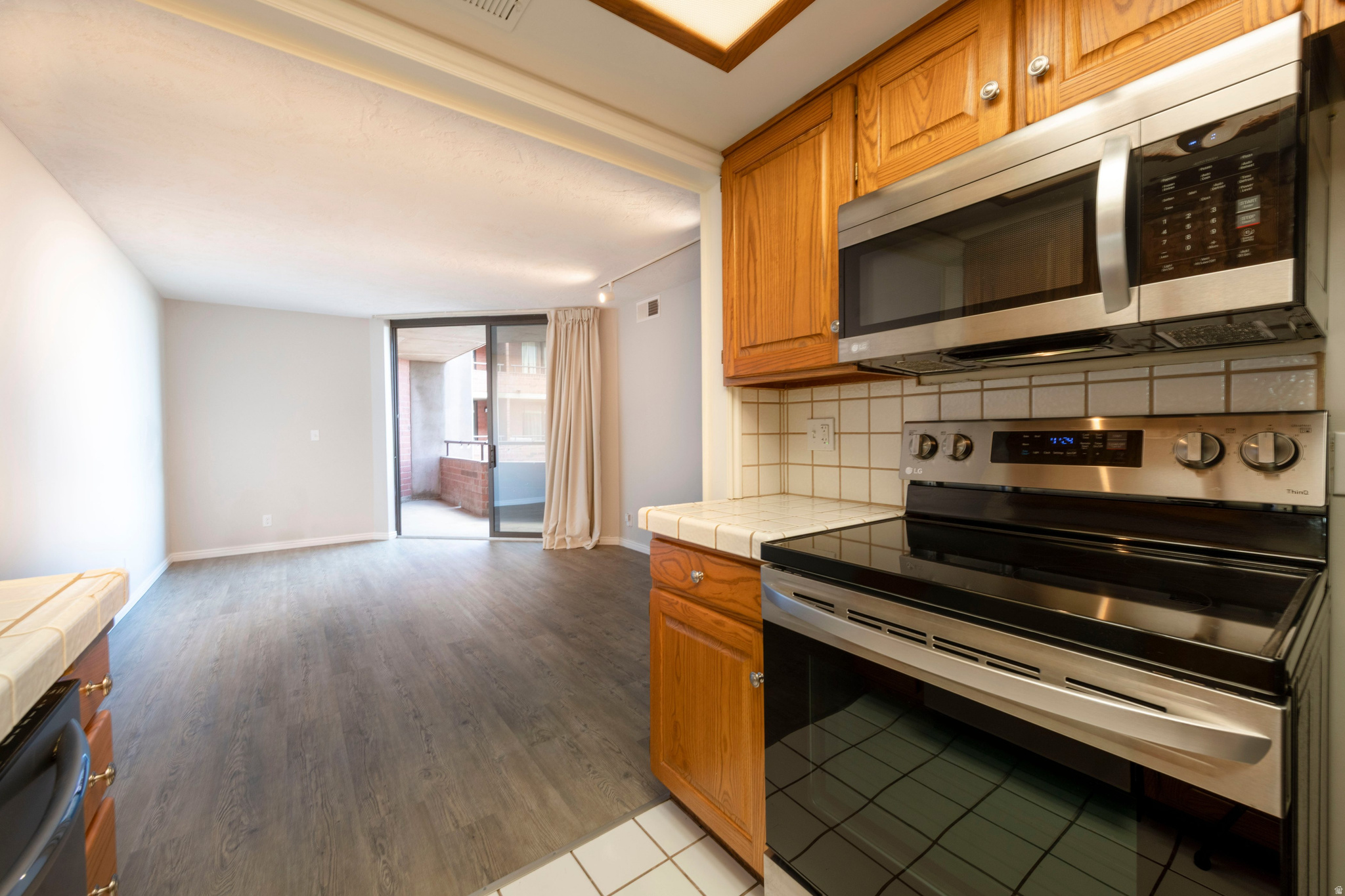 ARLINGTON PLACE - Residential
