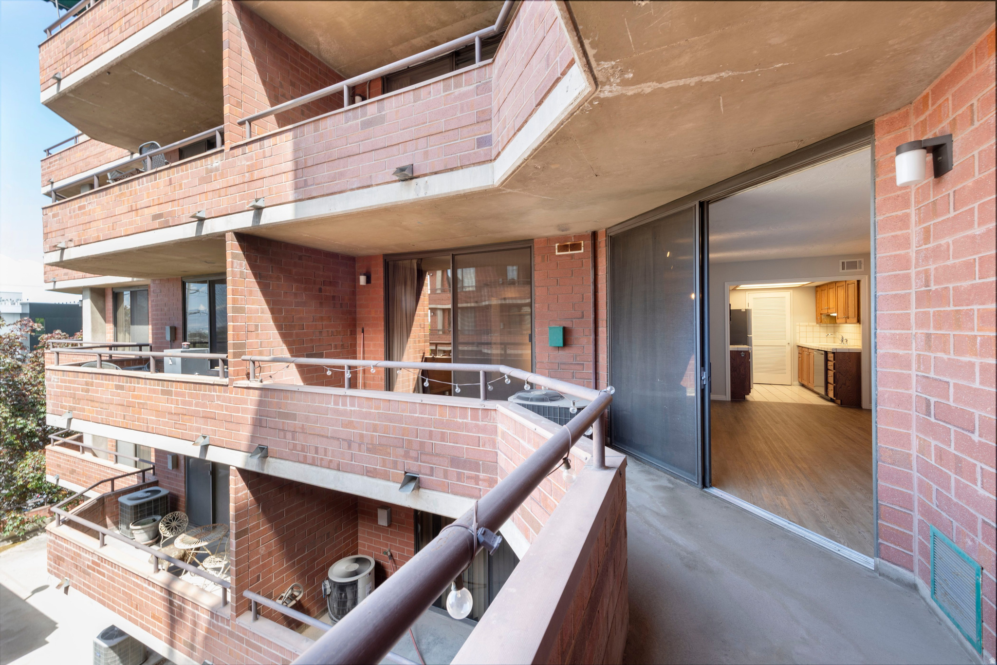 ARLINGTON PLACE - Residential