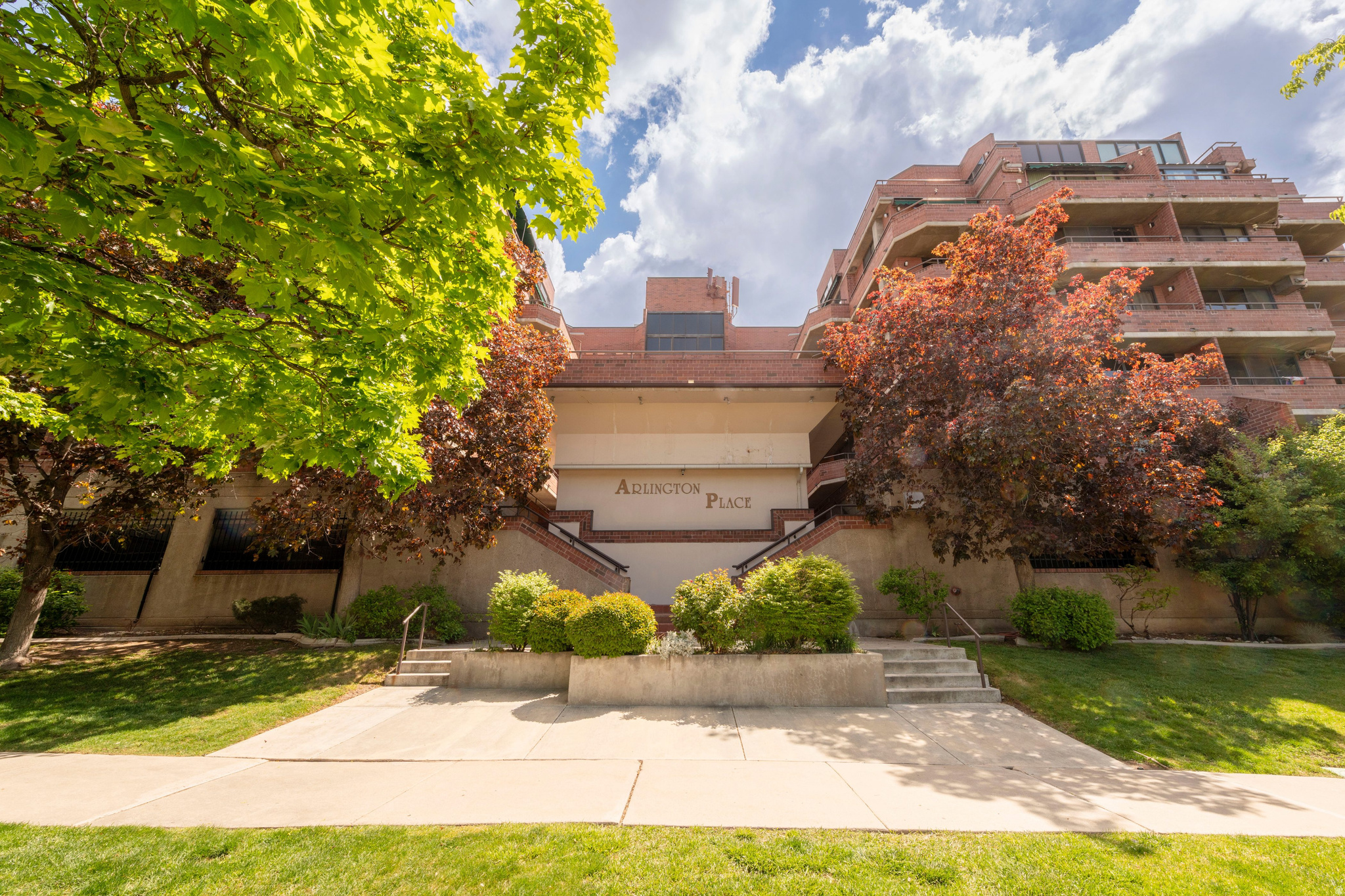 ARLINGTON PLACE - Residential