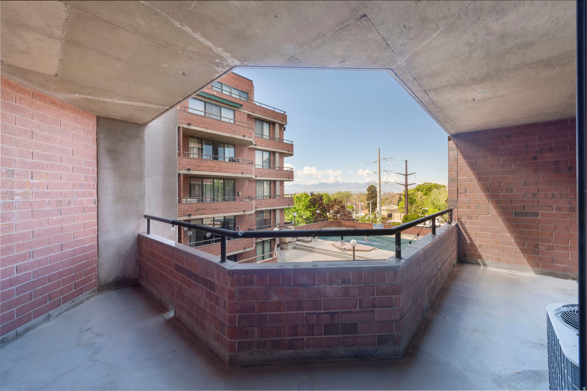 ARLINGTON PLACE - Residential